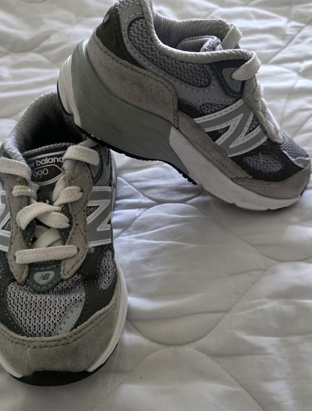 New Balance Toddler 990v6 Casual Sneakers size 7